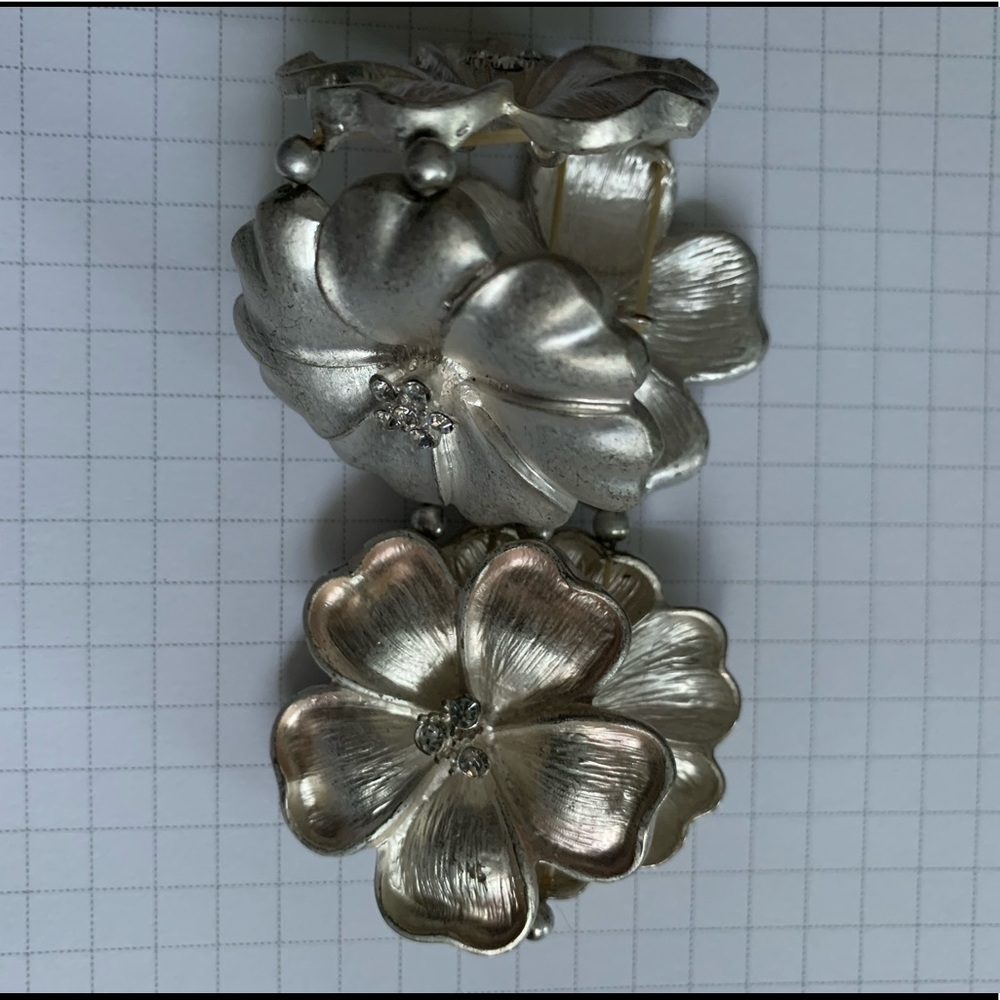 Metal Flower Bracelet
